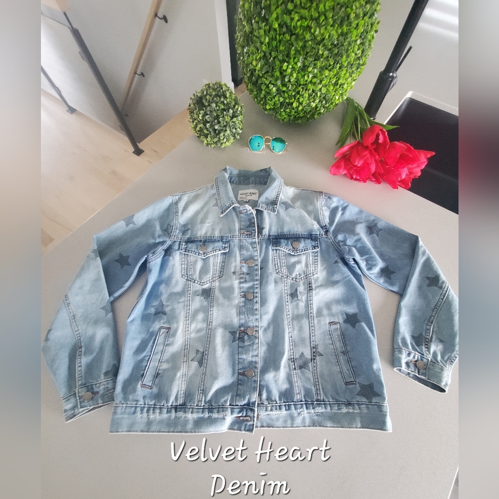 NWOT VELVET HEART Superbe veste en jeans oversize bleue claire, motifs étoilés